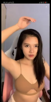 Student Remove Shirt and Remain Naked - Periscope Girls