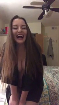 Horny girl in pajamas waking up her pussy in the morning - Periscope Girls