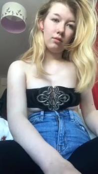 masturbating wanting to suck her own Omegle pussy